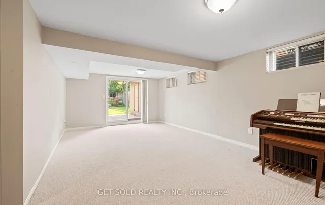 Additional image 28 of 54 Ringway Cres