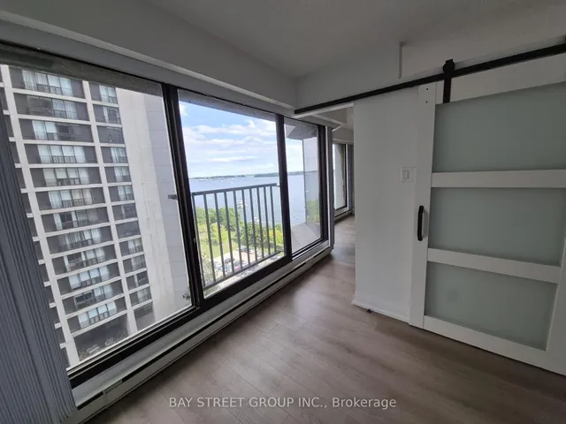 Additional image 3 of 65 Harbour Sq Unit 1305