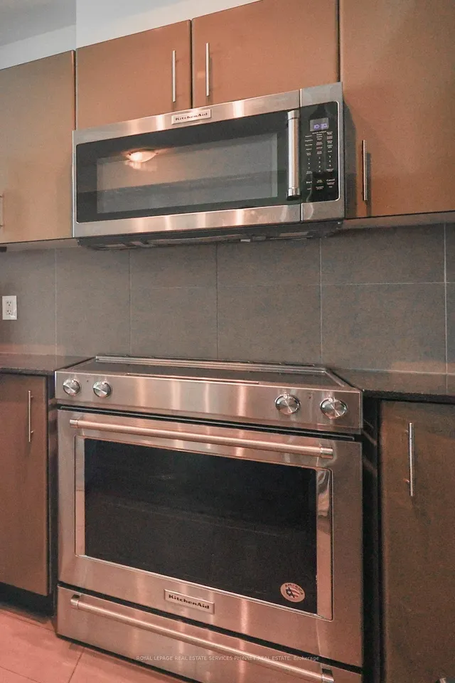 Additional image 5 of 16 Yonge St Unit 3109