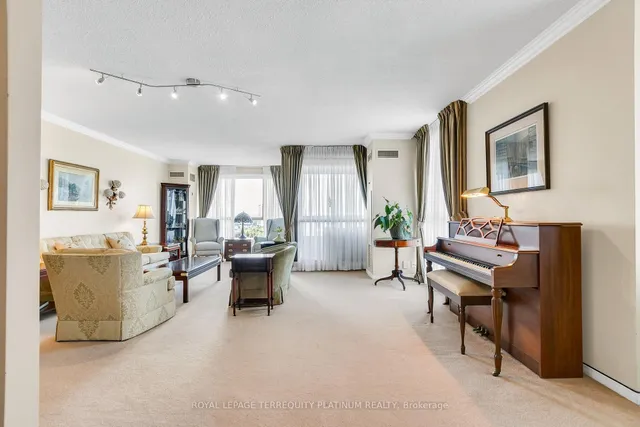 Additional image 4 of 3 Concorde Pl Unit 1202