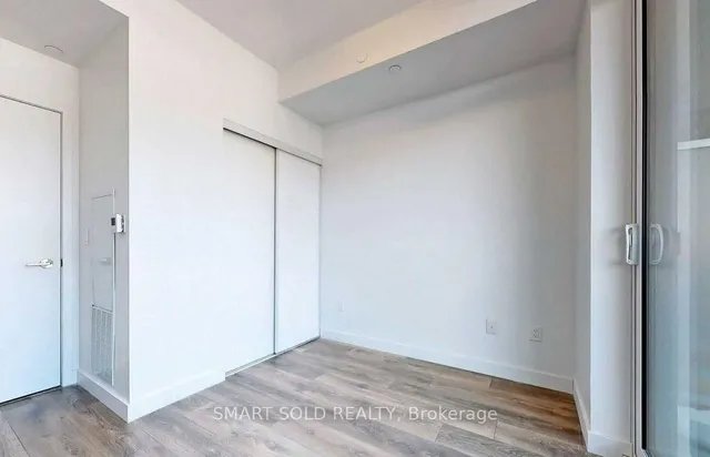 Additional image 10 of 8 Eglinton Ave Unit 1011