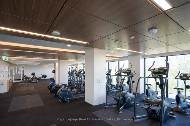 Additional image 30 of 30 Shore Breeze Dr Unit 916
