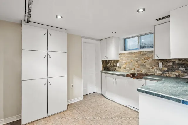 Additional image 30 of 197 Lambton Ave