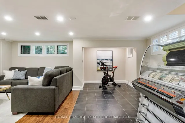 Additional image 35 of 74 Humberview Rd