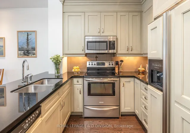 Additional image 4 of 21 Burkebrook Pl Unit 215