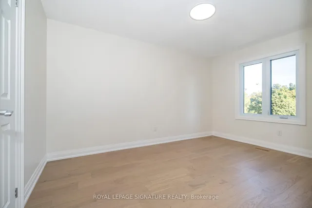 Additional image 28 of 11 Royal Rouge Tr