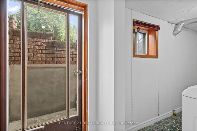 Additional image 37 of 300 Montrose Ave