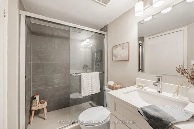 Additional image 21 of 1029 King St Unit 612