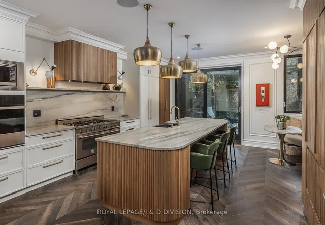 Additional image 11 of 40 Bernard Ave