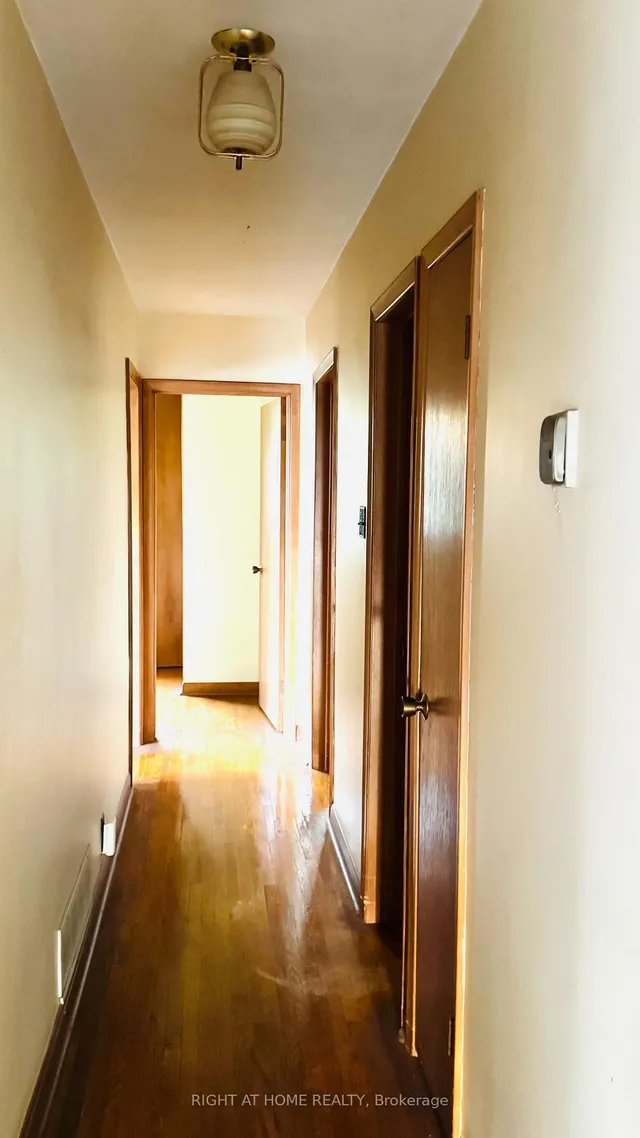 Additional image 11 of 87 FENELON Dr