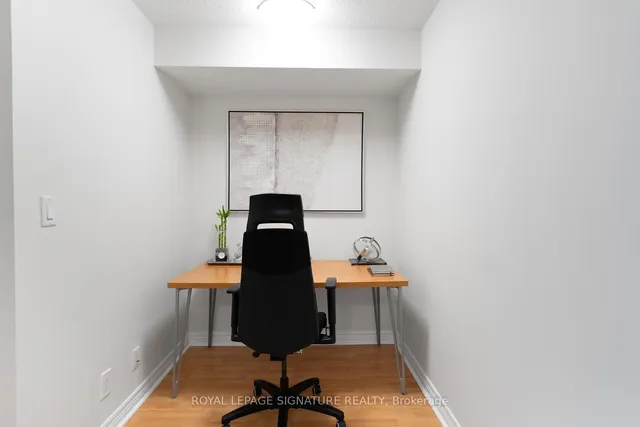 Additional image 23 of 212 Eglinton Ave Unit 605