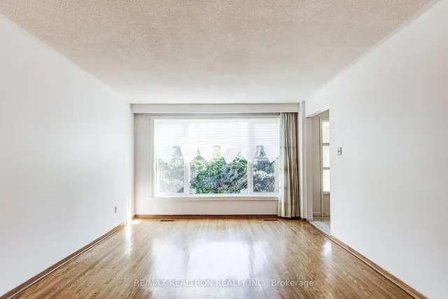 Additional image 3 of 18 Axsmith Cres