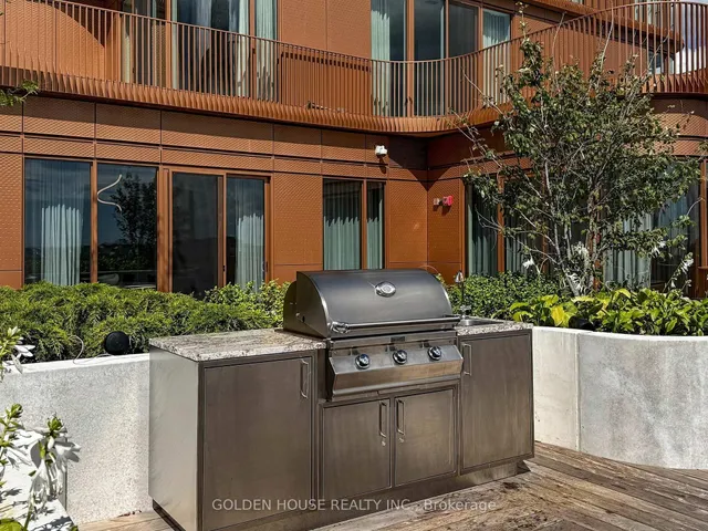 Additional image 44 of 155 Merchants' Wharf Unit 1112