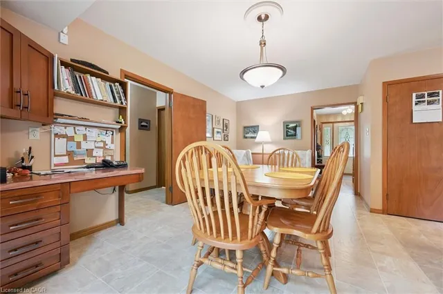 Additional image 27 of 46 Larkspur Cres
