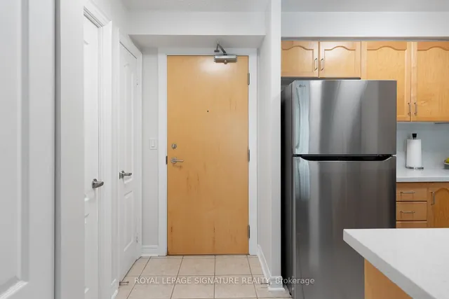 Additional image 11 of 212 Eglinton Ave Unit 605