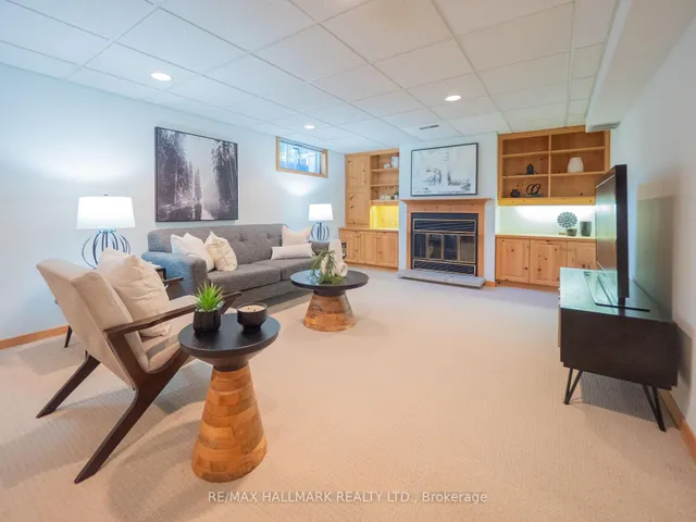 Additional image 25 of 34 Guernsey Dr