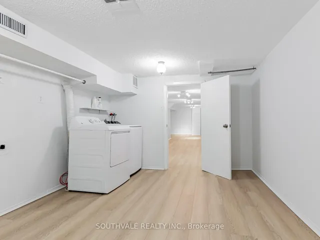 Additional image 30 of 104 Dearbourne Ave