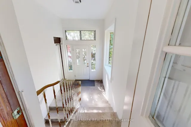 Additional image 34 of 38 Courton Dr