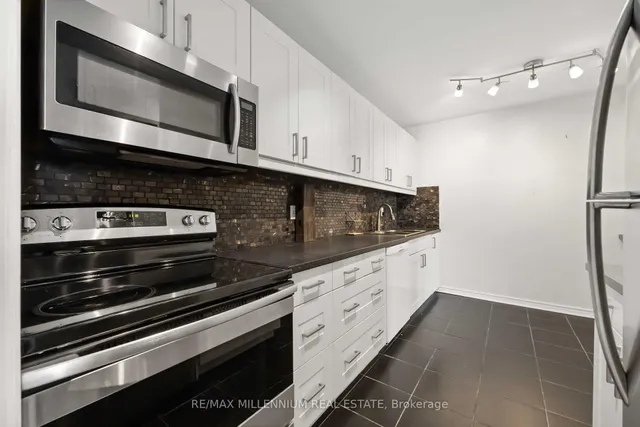 Additional image 25 of 362 The East Mall Unit 1907