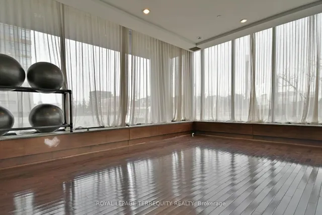 Additional image 36 of 25 Capreol Crt Unit 303