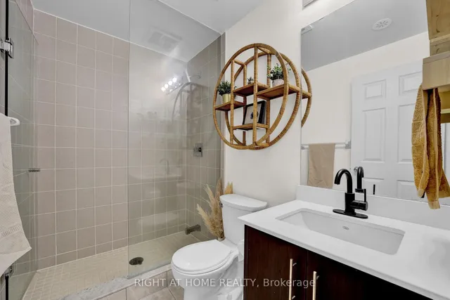 Additional image 11 of 639 Lawrence Ave Unit 312