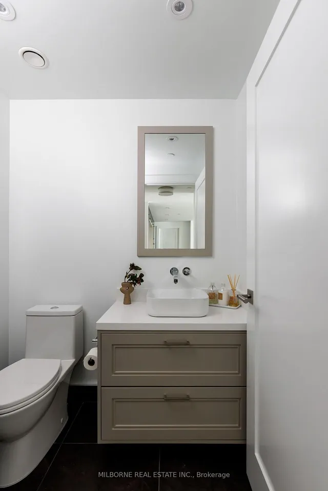 Additional image 20 of 455 Wellington St Unit 907