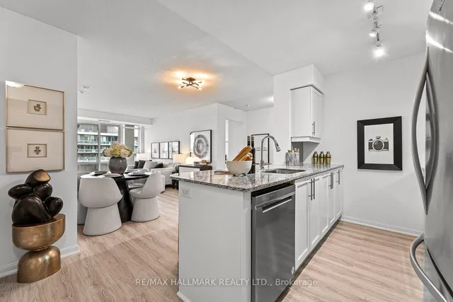 35 Bastion St Unit 1910