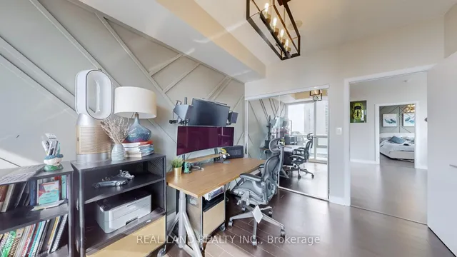 Additional image 32 of 33 Bay St Unit 1908