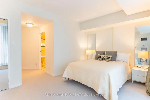 Additional image 20 of 10 Queens Quay Unit Ph9