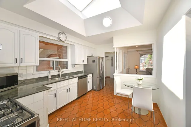 Additional image 8 of 1033 Islington Ave