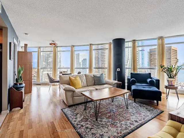 18 Yonge St Unit 2211