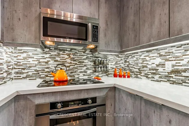 Additional image 15 of 35 Balmuto St Unit 701