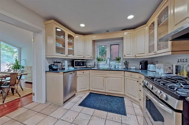 Additional image 9 of 169 Highgate Ave