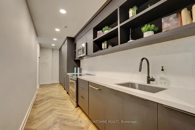 Additional image 27 of 600 Queens Quay Unit 633