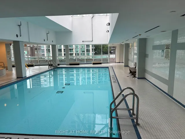 Additional image 16 of 18 Yonge St Unit 2404