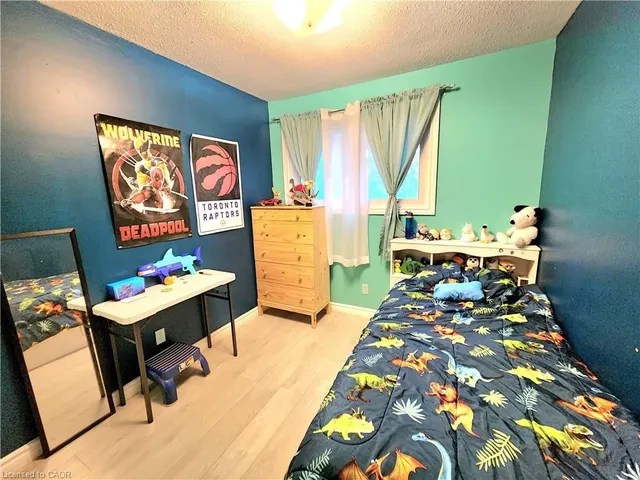 Additional image 38 of 32 Mowat Blvd Unit 8