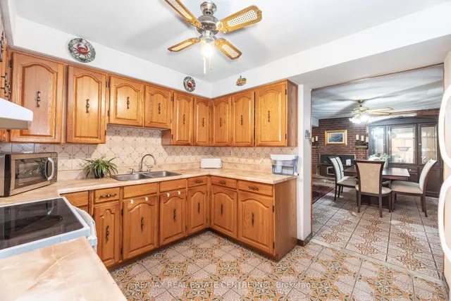 Additional image 43 of 2108 Islington Ave