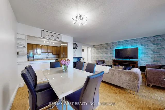 Additional image 13 of 627 The West Mall Unit 1810