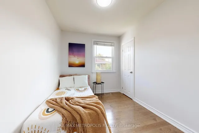 Additional image 25 of 162 Lord Roberts Dr