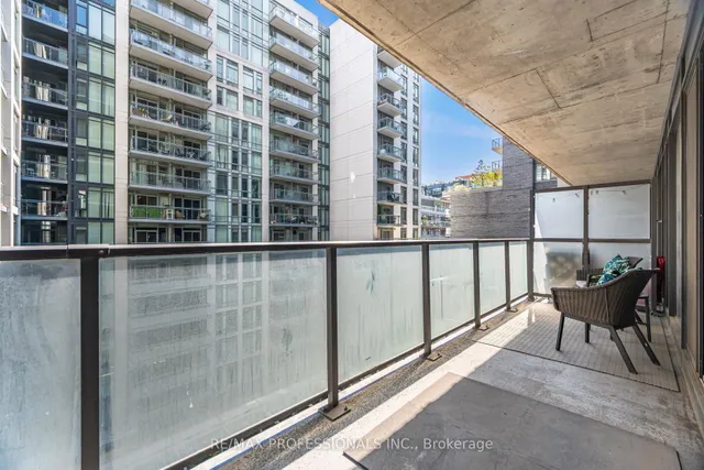 Additional image 33 of 111 Bathurst St Unit 716