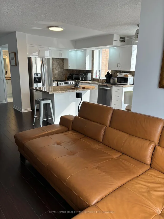 Additional image 10 of 5229 Dundas St Unit 1210