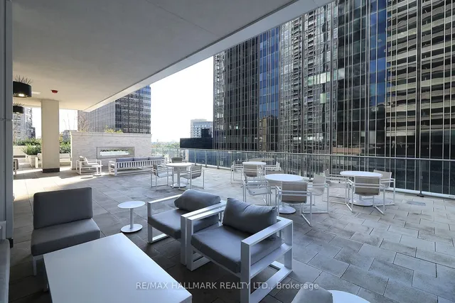 Additional image 32 of 2221 Yonge St Unit 1011