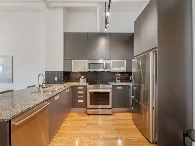 Additional image 4 of 380 Macpherson Ave Unit 307