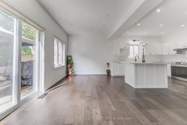 Additional image 16 of 124 Winding Wood Cres