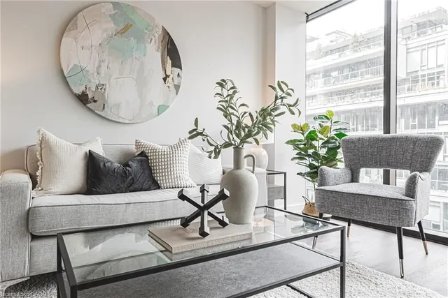 Additional image 9 of 629 King St