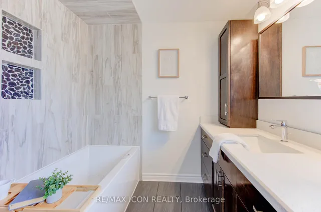 Additional image 25 of 43 Winding Way