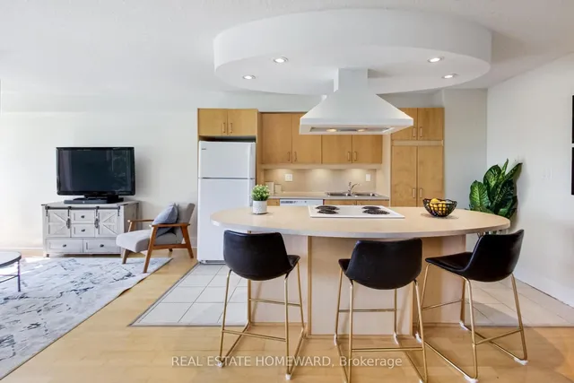 Additional image 13 of 550 Queens Quay Unit 201