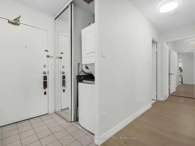 2550 Lawrence Ave Unit 211