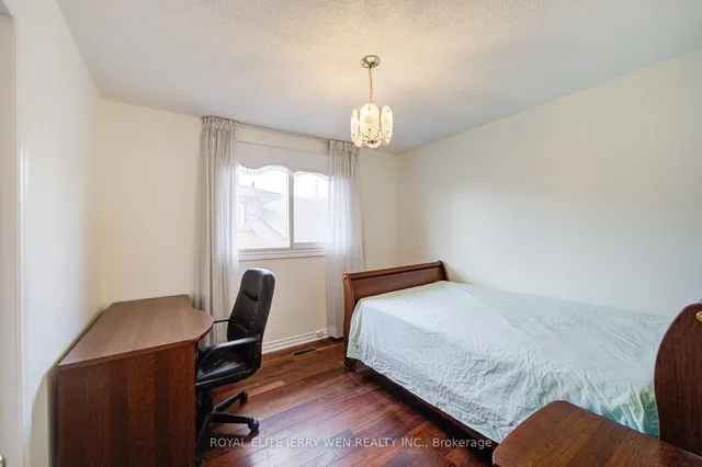 Additional image 17 of 2908 Victoria Park Ave