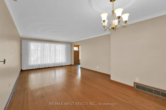 Additional image 12 of 304 La Rose Ave